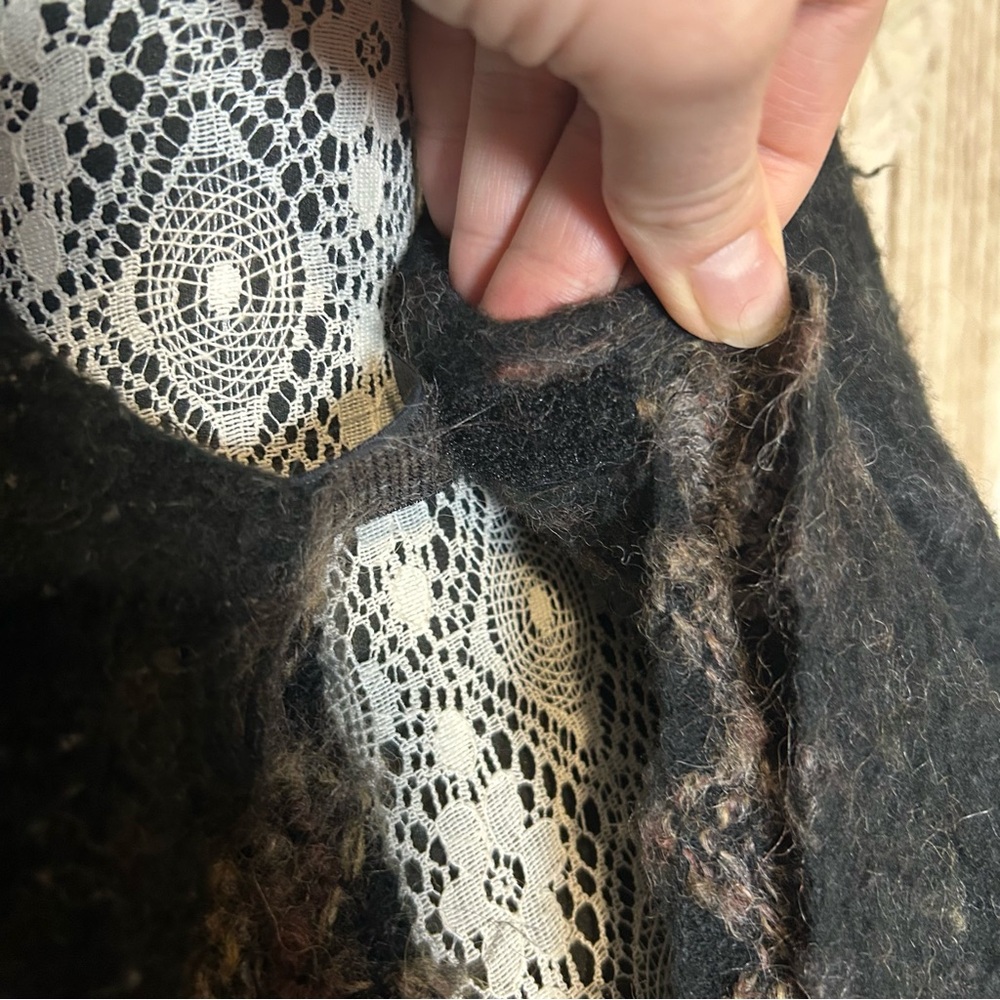 Vintage 1980s Oscar de la Renta Wool-Blend Shawl, Boho FringeWrap,Earth-Tones - Picture 7 of 16